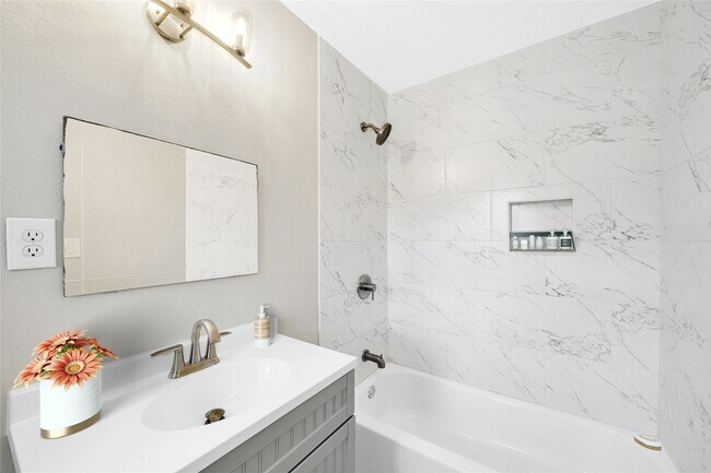 Building Photo - 3122 Nita St