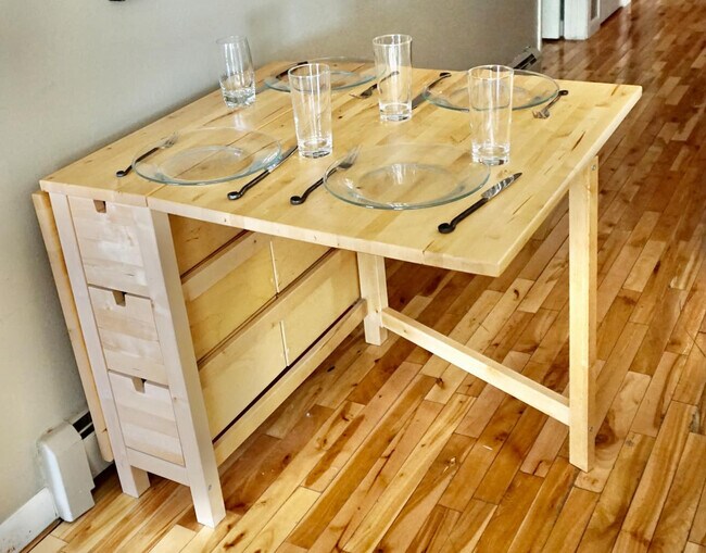 Building Photo - 665 Columbus St E