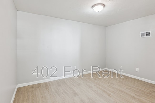 Building Photo - 3821 Saratoga St