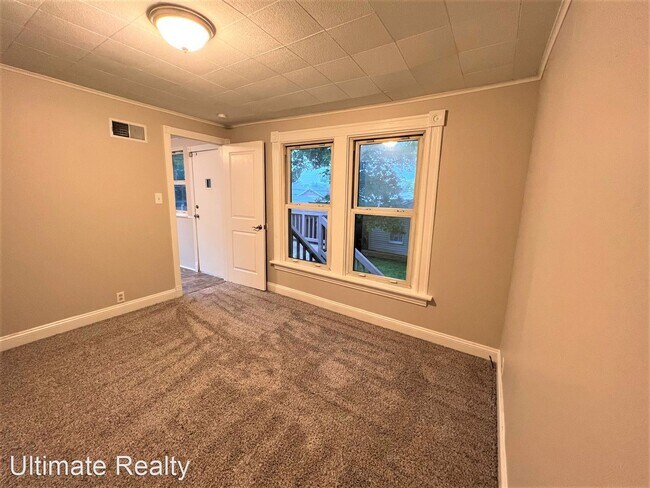 Building Photo - 3 br, 1.5 bath House - 4721 Goethe Ave.