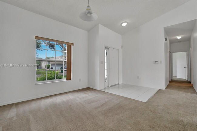 Building Photo - 10660 SW 20th Ct