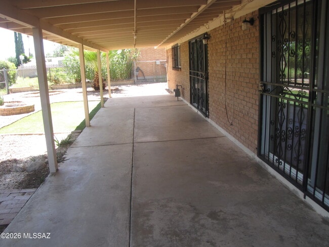 Building Photo - 2109 S Camino Seco