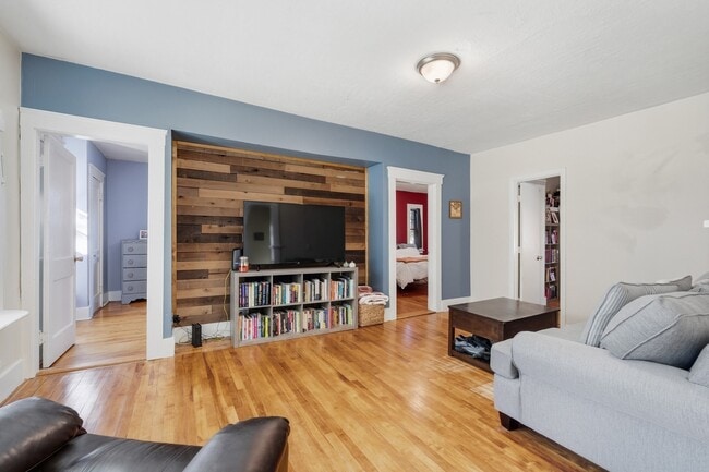 Building Photo - 5 Jenkins St