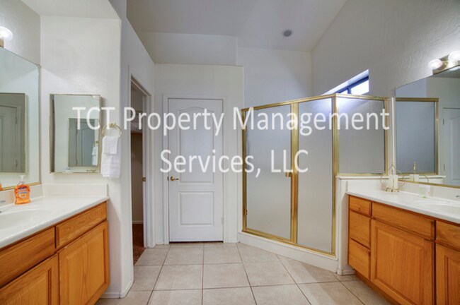 Building Photo - Spacious Four Bedroom Home in Scottsdale