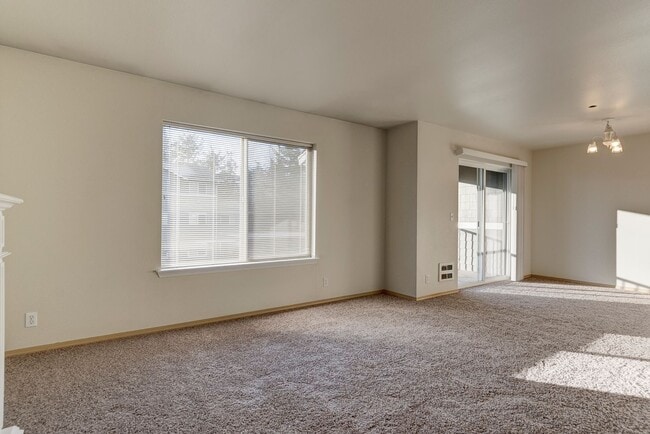 Building Photo - Two Bedroom Two Bathroom Condo in Summerwind