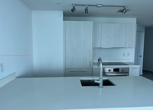 Building Photo - 501 NE 31st St