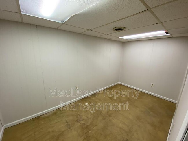 Building Photo - 155 Longstreet Ave