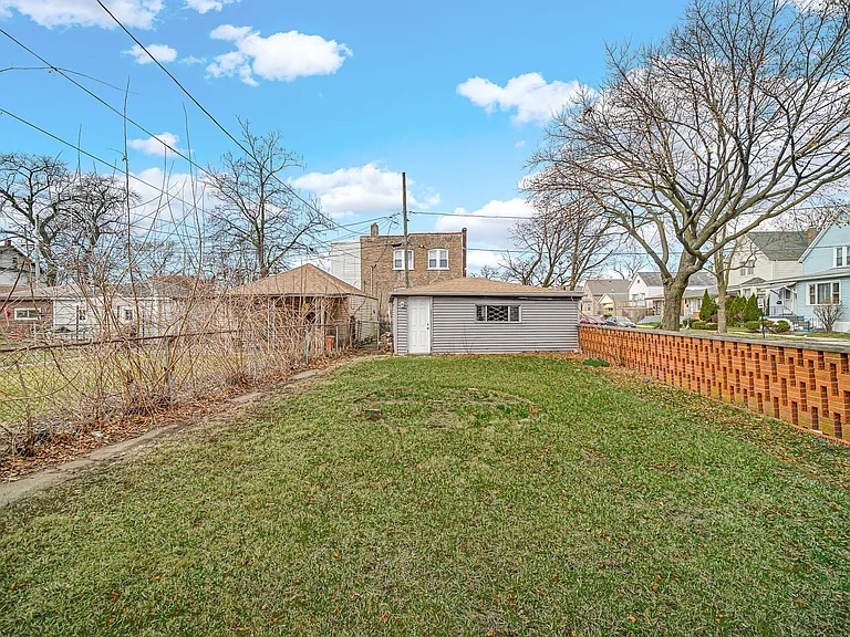 Building Photo - 8900 S Dauphin Ave