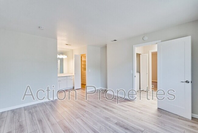 Building Photo - 2091 San Luis Ave
