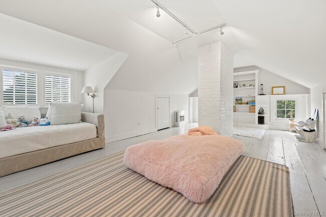 Building Photo - 74 Melville Rd