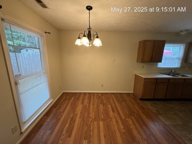 Building Photo - 1641 Veanna Dr