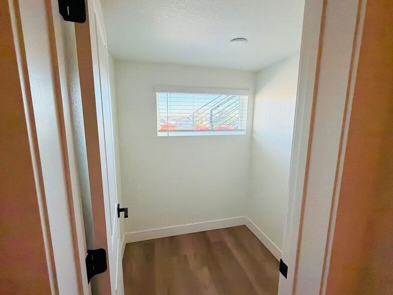 Building Photo - 7174 Clove Hitch Hts