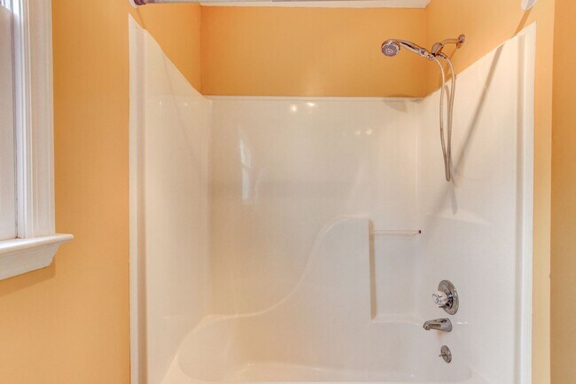 Building Photo - Two Story Home With Fireplace and Basement In Marymont