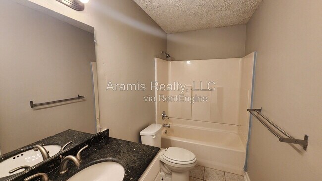 Building Photo - 3894 Cindy Dr