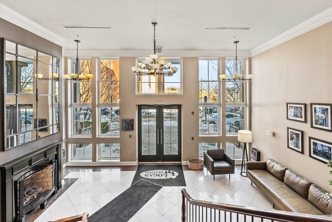 Building Photo - Logan Circle Condo