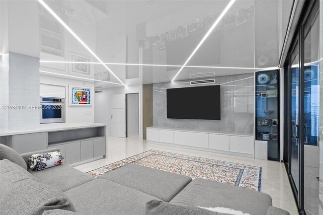 Building Photo - 210 174th St