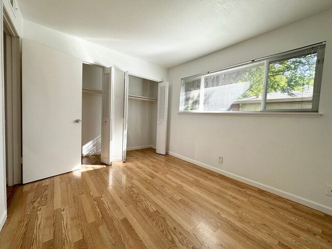 Building Photo - Charming 2-Bedroom Condo in Rancho Cordova!