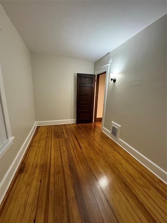 Building Photo - 9 Minden Ave