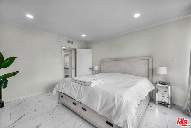 Building Photo - 1300 Midvale Ave