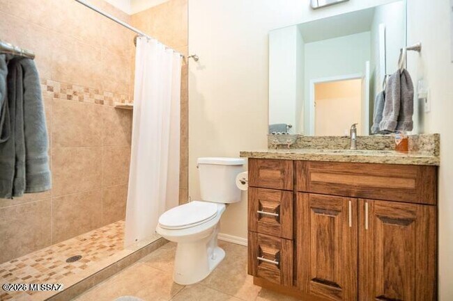 Building Photo - 1211 Lombard Way