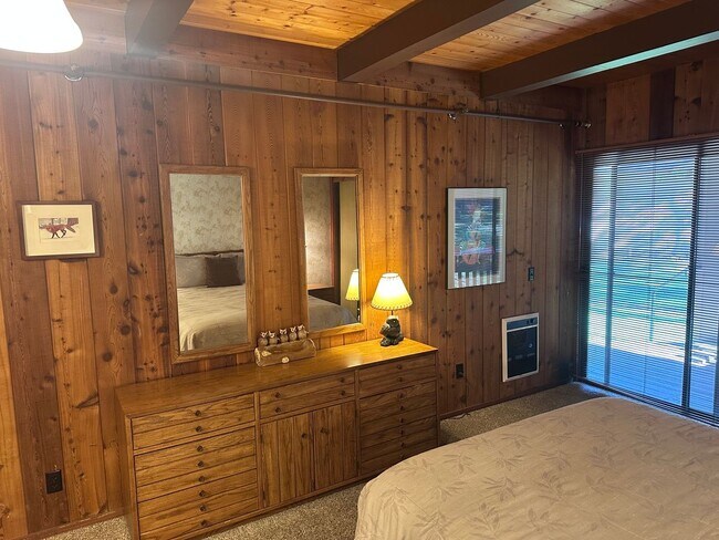 Building Photo - 3252 Chateau Rd