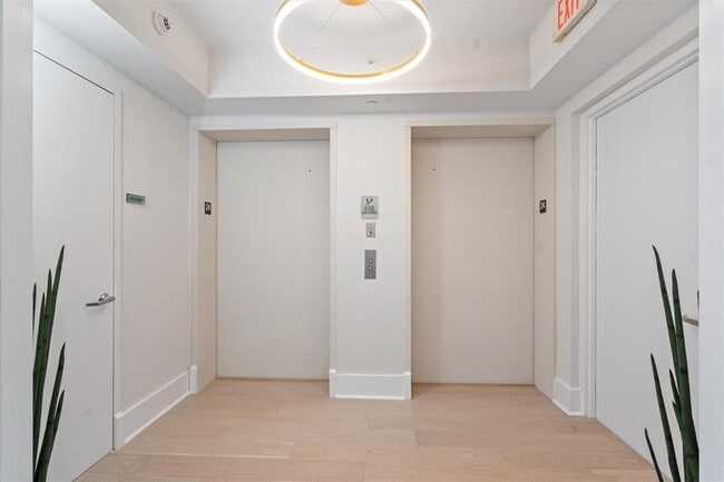 Building Photo - 333 Las Olas Way