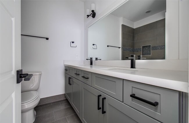 Building Photo - 2054 Johanna Crk Dr