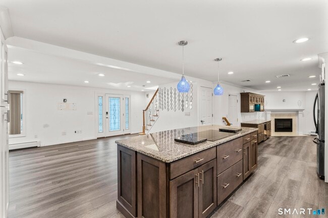 Building Photo - 125 Birchwood Dr