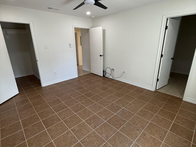 Building Photo - 1021 Savannah Loop