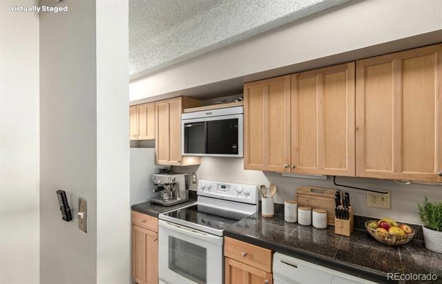 Building Photo - 590 Logan St