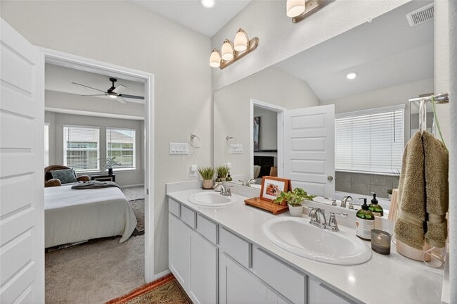 Building Photo - 10109 Waterwall Ln