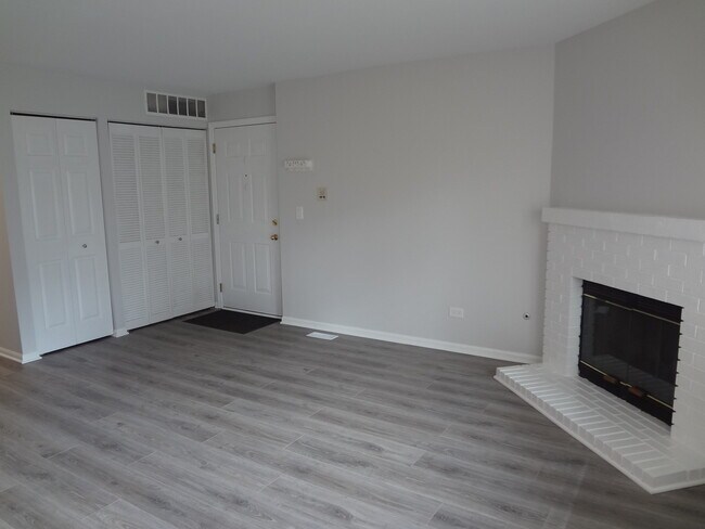 Building Photo - 220 Brett Cir