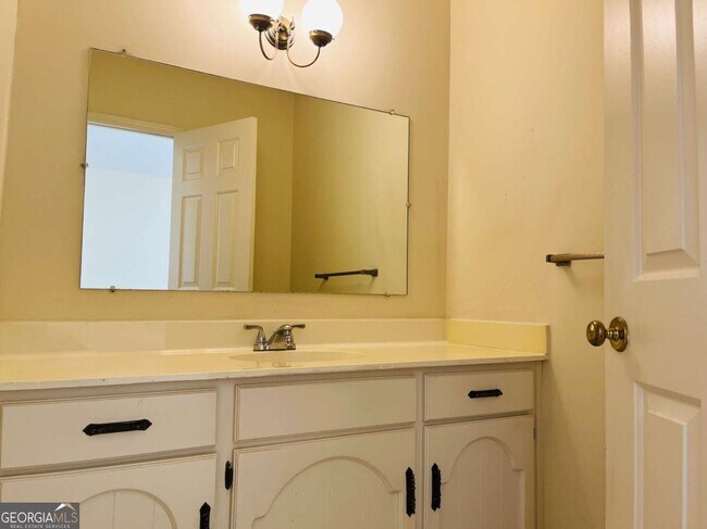 Building Photo - 207 Harwell Ave