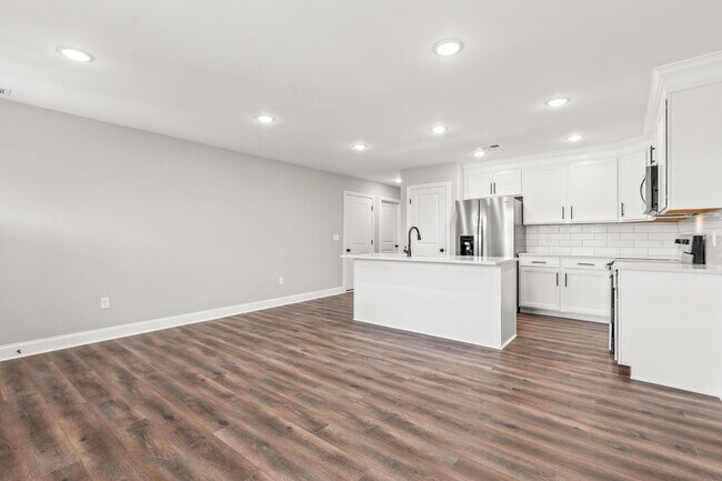 Building Photo - 5009 Melana Wy
