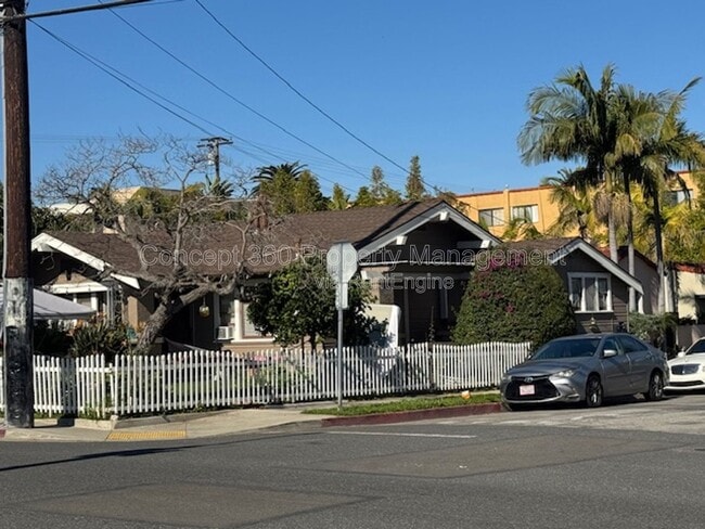 Building Photo - 3811 E 10th St