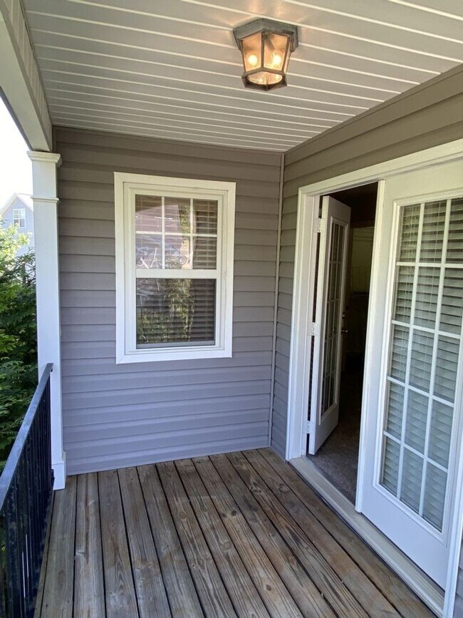 Building Photo - 2 story, 3 Bedroom Corner Lot Home in Corn...