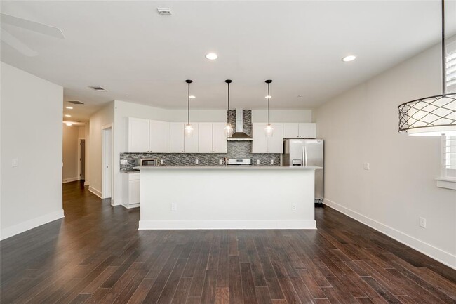 Building Photo - 908 Nueces St