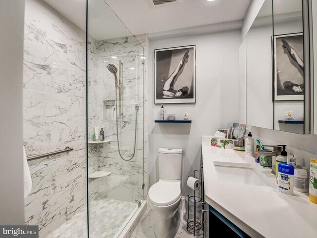 Building Photo - 3808 Cathedral Ave NW