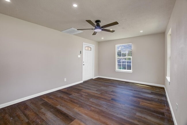 Building Photo - 1118 Cypress St