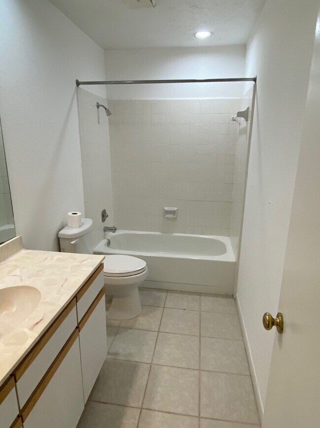 Building Photo - 3706 Hill Springs Dr