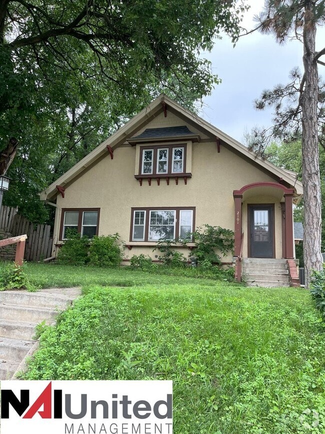 Building Photo - Three bedroom, two bathroom home for rent