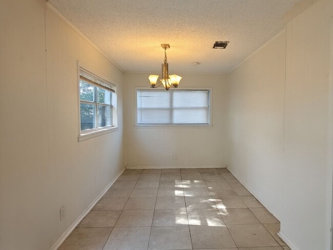 Building Photo - 121 Rue Max St