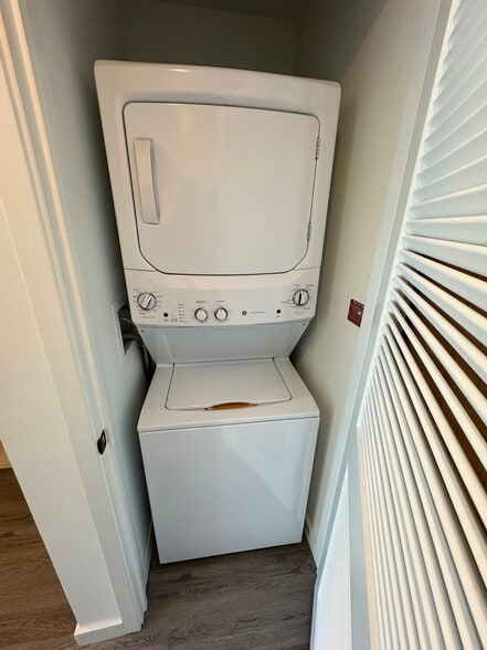 Building Photo - 1940 NW 2nd Ct