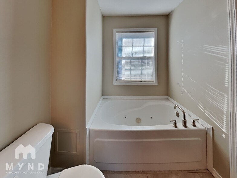 Building Photo - 5697 W Alexa Ln