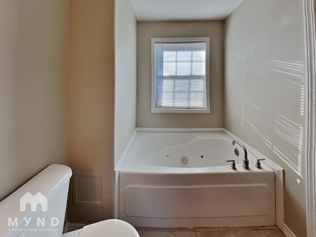 Building Photo - 5697 W Alexa Ln