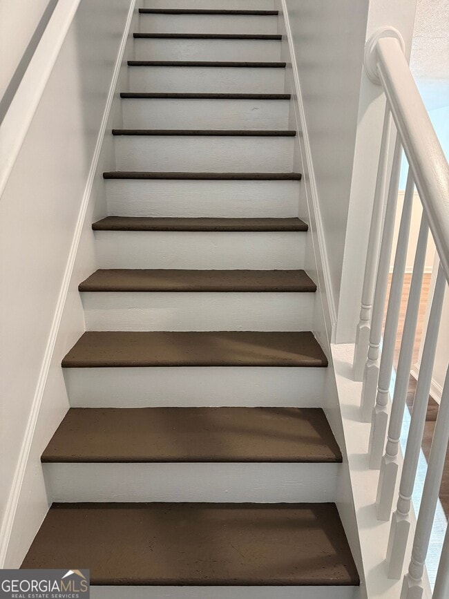 Building Photo - 132 Saine Dr SW