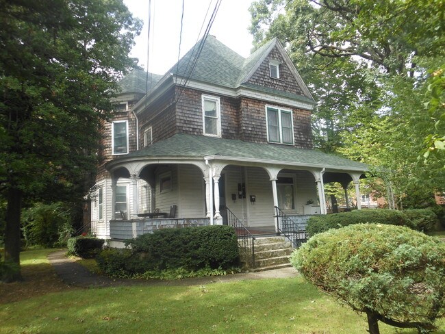 Primary Photo - 49 N Bergen Pl