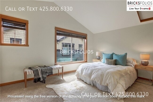 Building Photo - 11316 8th Ave NE