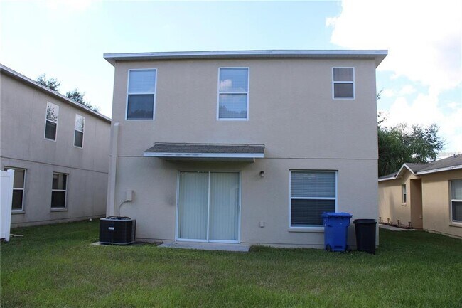 Building Photo - 7840 Carriage Pointe Dr