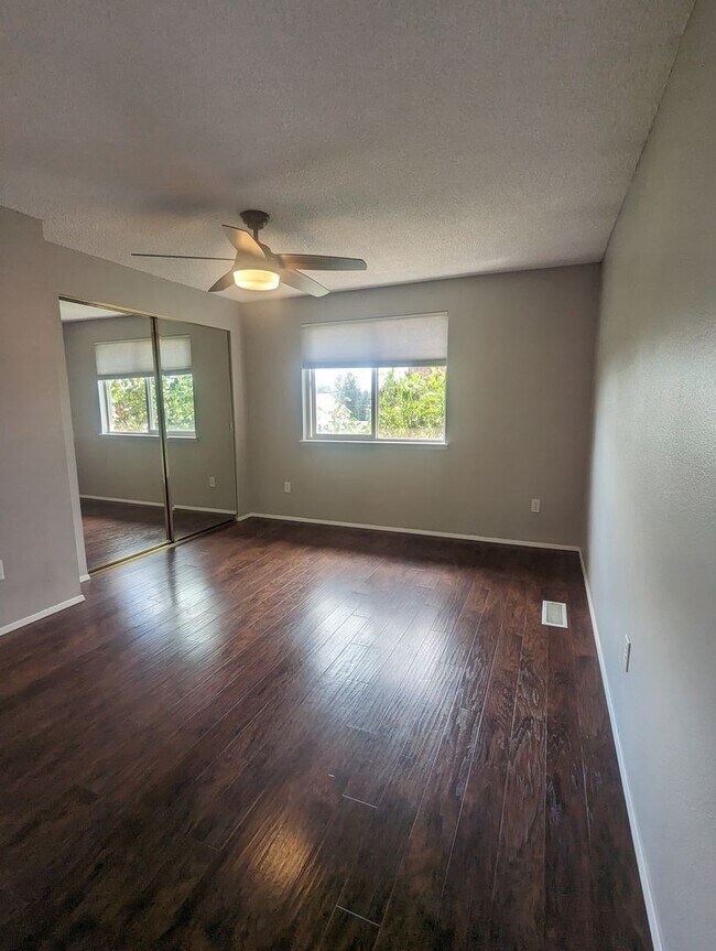 Building Photo - Central Kitsap Home in Prime Location